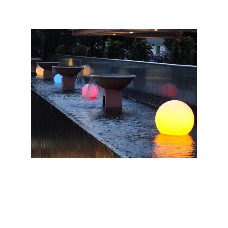 Boule LED lumineuse multicolore Ø 50 cm sur batterie