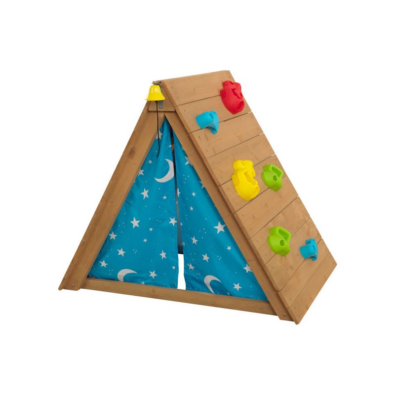 Tente en bois avec mur d'escalade